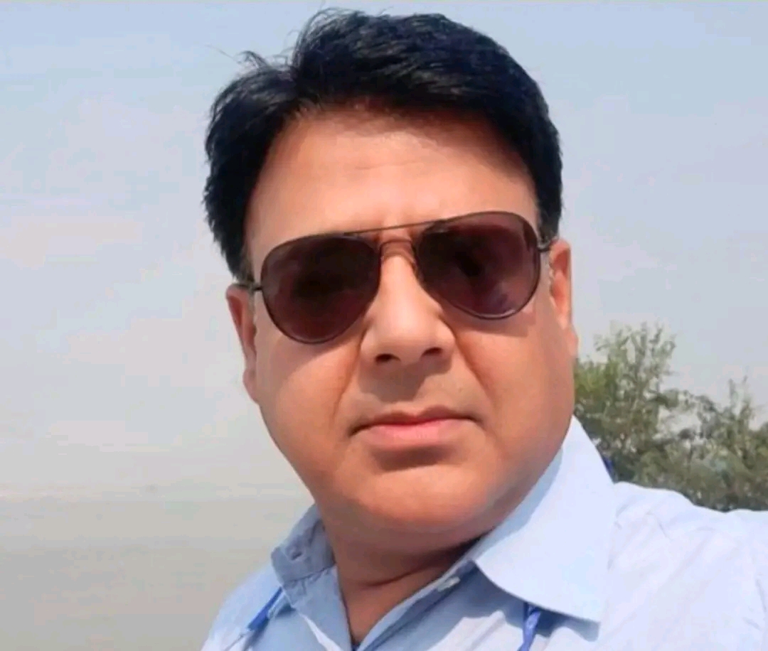 बारुण थाना क्षेत्र के लख डिहरा  और धनौती पुल के बीच शनिवार देर रात डेहरी नगर परिषद के कार्यपालक पदाधिकारी विमल कुमार की चाकू मारकर हत्या कर दी गई।