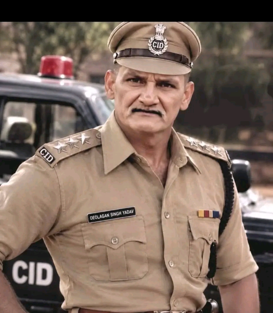 भूतपूर्व सीआईडी इंस्पेक्टर देवलगल सिंह के निधन पर शोक, ढोल-नगाड़े के साथ दी गई अंतिम विदाई.
